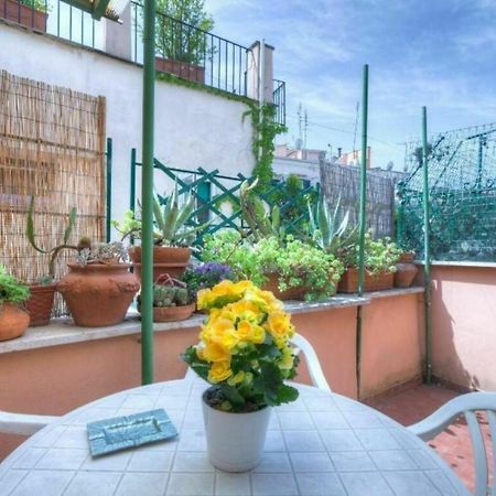 Penna Relais Al Corso Roma Exterior foto