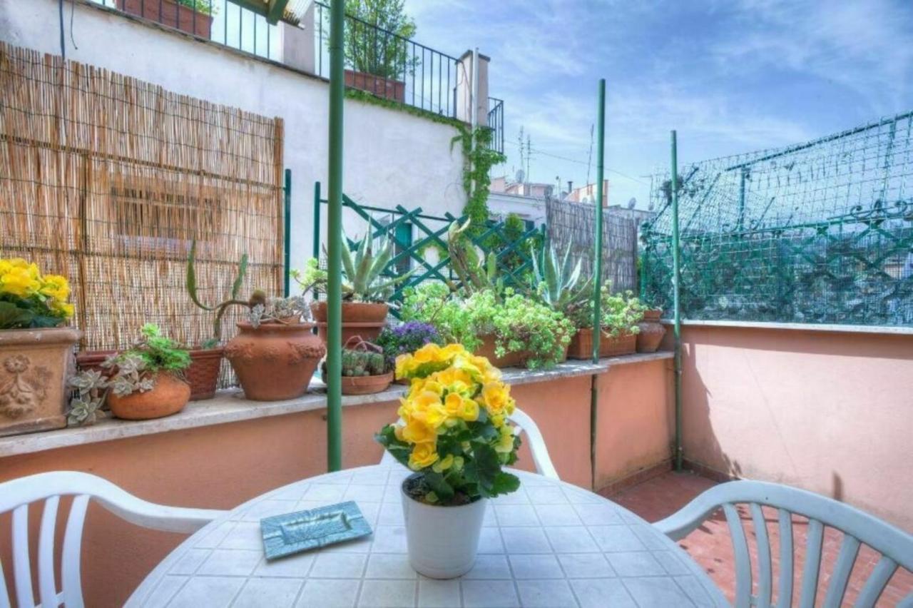 Penna Relais Al Corso Roma Exterior foto