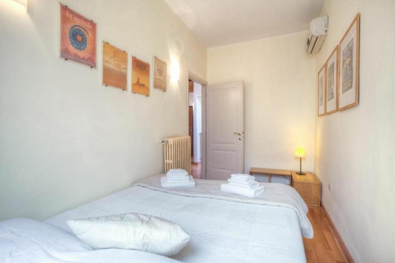 Penna Relais Al Corso Roma Exterior foto
