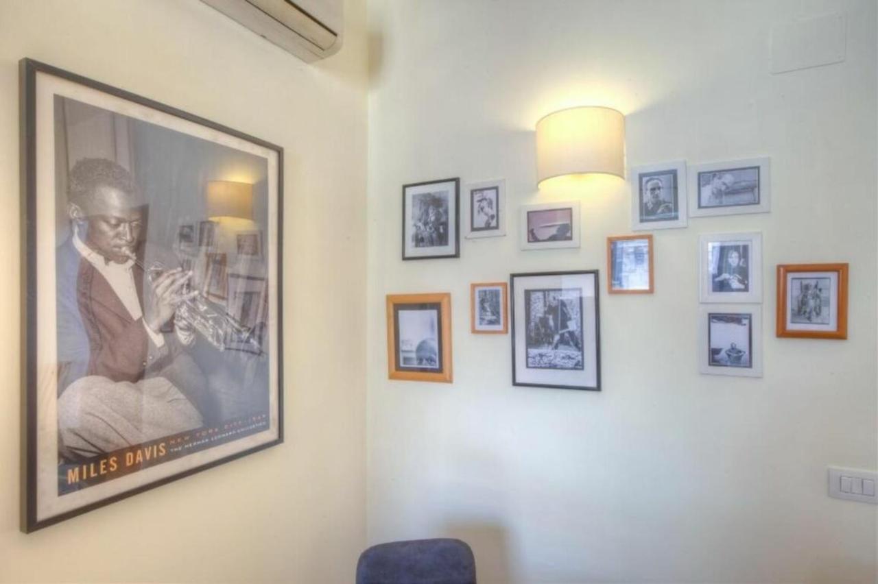 Penna Relais Al Corso Roma Exterior foto