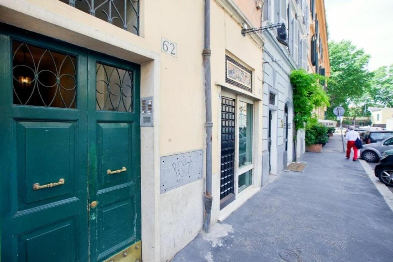 Penna Relais Al Corso Roma Exterior foto